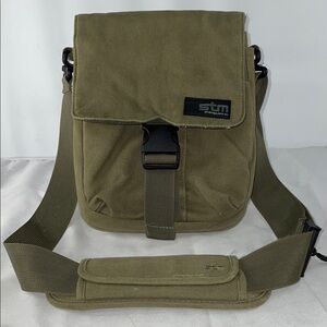 STM SCOUT SMALL LAPTOP SHOULDER BAG FTL-11-111